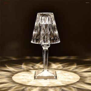 Lampes de table Postmodern Designer Pmma Transparent Led Lampe De Luxe Salon Cuisine Restaurant Bar Décoratif Mode Night Lights