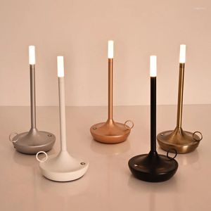 Lampes de table Lampe rechargeable Creative Wireless Touch Light Camping Candle USB-C Desk For Bedroom