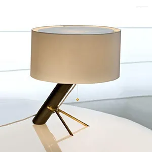 Lampes de table côté pour chambres à coucher lampe de trépied moderne lampe de chevet bureau El maison salon décoration