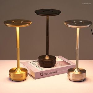 Lámparas de mesa al por mayor Lampe Bureau regulable Led moderno inalámbrico recargable lado de la cama lámpara de Metal galvanizada inalámbrica