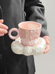 Juegos de té, taza de viento Ins de alto nivel de apariencia, taza de café de cerámica con pellizco de mano ancha y platillo, diseño de nicho, juego de té de la tarde, regalo