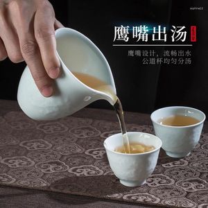 Juegos de té de té Jingdezhen Tallado a mano Misty azul jarra de cerámica taza de té taza de té chino