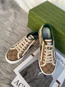 Tenis 1977 Zapato de lona Zapatillas de deporte casuales Diseñadores de lujo Zapato para mujer Italia Raya web verde y roja Suela de goma Estiramiento Algodón Low Top Zapatillas de deporte para hombre