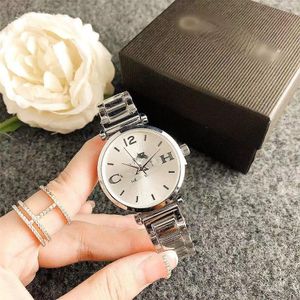 Le meilleur cadeau Watch pour femmes quartz watch couple Internet Celebrity Casual Watch Designer Luxury Watches Luxury Watch Diamond-studded Watch