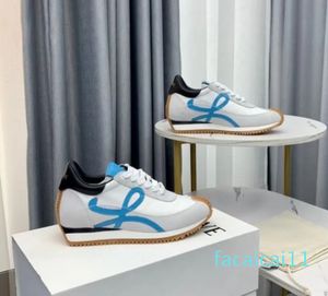 Les chaussures d'entraînement allemandes de la génération du couple sont les plus rapides à acheter et à développer la version originale en ligne