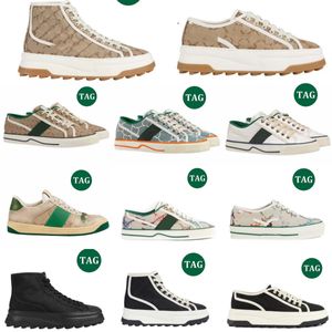 Les chaussures en toile à haut haut haut de haut de qualité sont en matériau de haute qualité dans une variété de couleurs à choisir parmi 1 1 dupe