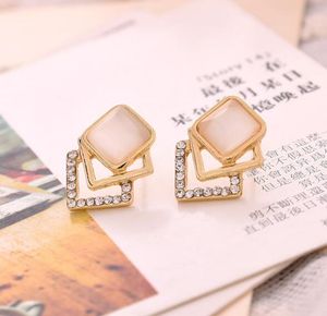 Boucles d'oreilles carrées cubiques en cristal opale à trois couches pour femmes, bijoux à la mode, boucles d'oreilles de fête élégantes, en alliage couleur or, jolis cadeaux