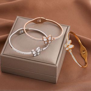 Bracelet en acier titane à la mode, style fin, blanc, beige, papillon ouvert pour femme, français polyvalent, minimaliste, rouge net, ne se décolore pas, haut de gamme