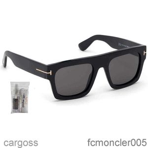 Tom Fords TF Gafas de sol Marcas de diseñador Fashion Luxury Outdoor Summer Fausto geométrico con iwear Eyecare Kit WS93