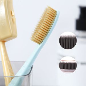 Brosse à dents 5pcsPack brosse à dents originale coréenne à grande tête avec étui de voyage charbon de bois adulte biodégradable nettoyage de la santé bucco-dentaire 230421