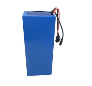 Batteria per bici elettrica da 700 W con rivestimento in PVC classico 48 V 15 Ah integrata in 3,7 V 2200 mAh 18650 cella 15 A BMS con caricabatterie SPEDIZIONE GRATUITA