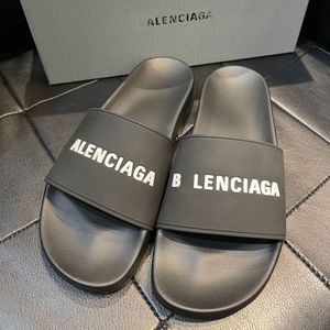 Top Designer Sandal Slipper Semelle en caoutchouc Flip Flop Femmes Hommes Écriture Hommes d'été Slide Beige Blanc Noir Fluo Vert Pantoufles d'extérieur Taille35-46