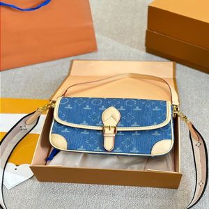 Top Luxury Handbag Designer Denim Diane Cowhide Baguette Baguette Bag Bolso de mujer Bolso de hombro Bolso de crossbody Monedero Todo el acero H Wrki
