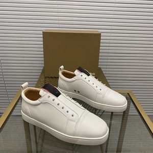 Top pour hommes élégantes chaussures cloutées à la main