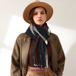 Top Original Bur Home Bufandas de invierno tienda en línea Bufanda Mujer Otoño e Imitación Cachemira Japón Corea Mantón a rayas dulce Cálido Longitud media