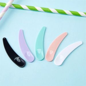 Mini spatule cosmétique jetable de qualité supérieure masque de crème pour le visage cuillère petites cuillères de maquillage pour le mélange et l'échantillonnage