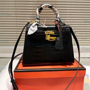 Bolsos de calidad superior Bolsos de hombro de diseñador Pochette de mujer Bolso cruzado de cuero genuino Patrón de cocodrilo negro Totes monederos de mujer al por mayor