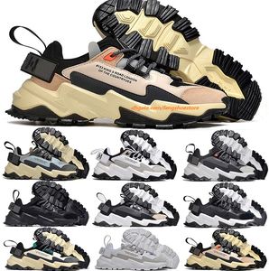 Hommes de qualité supérieure Femmes Fériences de course originales Triple noir blanc Soft Sole Vision Couleur Blush Outdoor Trainer Platform Sports Trainer Designer Sneaker