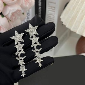 Pendientes colgantes de acero inoxidable de alta calidad que nunca se desvanecen Pendientes con letras de la marca de diseñador Chapado en oro de 18 quilates Geometría de plata Estrella de cristal Gota para el oído Accesorios de joyería de boda