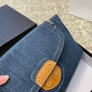 Bolsa de lujo de nylon de alta calidad. Medio bolso de la mujer Moldia de moda de la billetera diseñadores clásicos