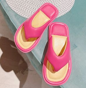 Top qualité Summer Hot Pink Tongs Pantoufles Luxe Slip-on Beach Plate-forme Sandales Chaussures Cuir Open Toes Casual Appartements pour femmes Designers de luxe Chaussures d'usine