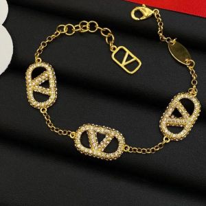 Bracelets de styliste pour femmes, qualité supérieure, couleur or, diamants complets, lettres de Couple, bijoux à la mode, saint-valentin