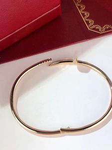 Bracelet à ongles épais Top V-gold Bracelet de créateur pour femme Sterling Silver léger diamants haut de gamme bracelet 18 carats avec étui