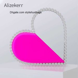 Fourre-tout en forme de coeur diamant soirée pochettes femmes nouveau concepteur mousseux cristal acrylique poignée noir Satin sac à main pour la fête de mariage