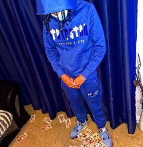 Survêtements Casual Trapstar Man Set Chenille Décodé Streetwear Survêtement à capuche Bright Dazzling Blue White Brodé Design de mode Motion design