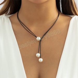 Collar de cadena de cuerda de Color negro para mujer, colgante de perlas de imitación hecho a mano, joyería ajustable para el cuello