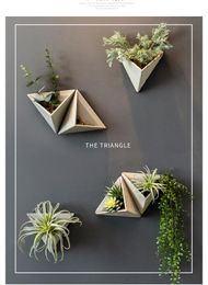 Vases à fleurs triangulaires appareil rétro américain ciment simulé Pot de fleurs tenture murale de plantes polyporeuses dans le Restaurant
