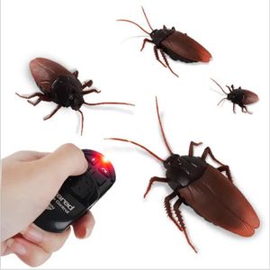 Trick Electric Cockroach Pet RC Simulation Spider Robotic télécommande Ant Toy Halloween Noël Mini Cadeau pour insecte de farce adulte 240511