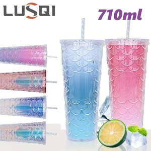 Tumblers Lusqi 710 ml Botellas de agua con paja Gran capacidad Reutilizable Escala de pescado creativa Idear taza de bebida de plástico 231128