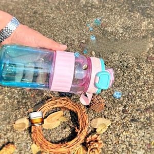 Gobelets en plastique tasses de paille bouteille de grande valeur pour garçons et filles sports de grande capacité en plein air portable