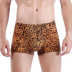 Calzoncillos de moda con estampado de leopardo, calzoncillos bóxer transpirables de seda helada para hombre, pantalones cortos con bolsa 3D, calzoncillos bóxer sin costura