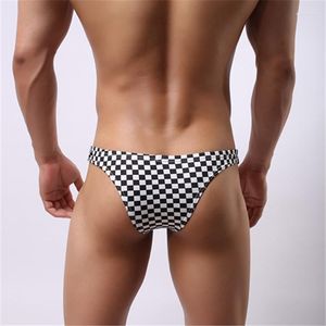 Fabricante de calzoncillos, venta al por mayor, ropa interior a cuadros en blanco y negro para hombres, pantalones triangulares de Bikini de cintura baja a la moda