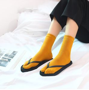 Unisexe Style Japonais Couples Tabi Toe Chaussettes Coton Respirant Séparé Kimono Flip FlopDeux Doigts Harajuku Split Toes Ninja Geta Chaussette pour Hommes Femmes