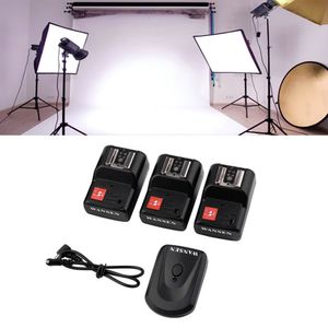 Freeshipping Universal 4 Channels Transmitter Wireless Radio Flash Trigger Set avec 3 récepteurs PT-04GY Camera PC Sync Cord for Studio Flash