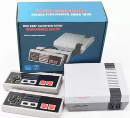 La console de jeu de l'entrepôt local américain Mini TV peut stocker 620 500 vidéos portables pour les consoles de jeux NES avec des boîtes de vente au détail DHL
