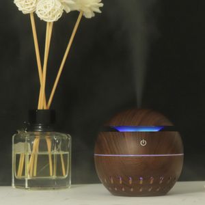 Difusor de grano de madera USB Humidificador de aroma ultrasónico Aromaterapia Mini portátil Hollow Mist Maker 7 colores LED Cambio difusor 130ml