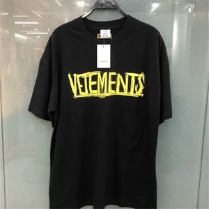 VETEMENTS World Tour T-shirt Summer Spring Country Print T-shirts Hommes Femmes Oversize Hip Hop VTM Tee 210420