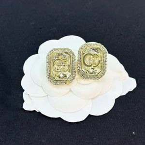 Vintage 18K chapado en oro Diseñadores de marcas de lujo Letras G Stud Clip Cadena Geométrica Mujeres famosas Corazón Cristal Rhinestone Pendiente de perlas
