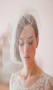 Vintage Piorcage Wedding Veils Face Blusher Boda Piezas para el cabello de dos niveles Tamizas Honey de novia VELES NADUALES V0044305607