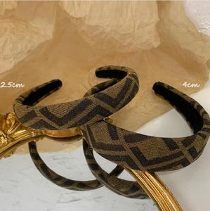 Vintage Wide-Brimmed Designer Letter Printing Headband Head Wrap Street Fashion Women