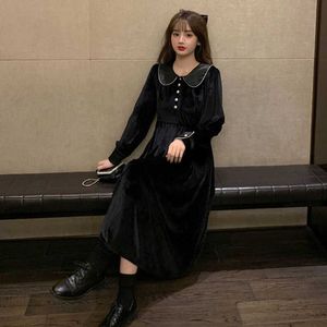 Vintage Lindo Terciopelo vestido de manga larga Negro Invierno Mujer Muñeca Collar Midi Coreano Lady Body Party 210604