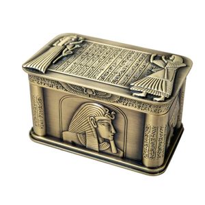 Vintage Egypte Pharaon Metal Relief Jewelry Boîte de stockage de cadeaux égyptiens Home Art Craft Decoration Organisateur Casket Coffre 240327