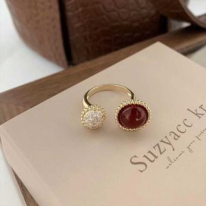 Cadeaux de bijoux haut de gamme vintage pour les proches prix bon marché et bague de haute qualité approprié rouge haute beauté avec cleefly commun