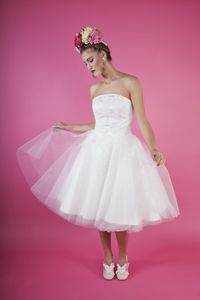 Vintage genou longueur robes de mariée courtes sans bretelles A-ligne informelle Simple 50 s 60 s robes de mariée sur mesure