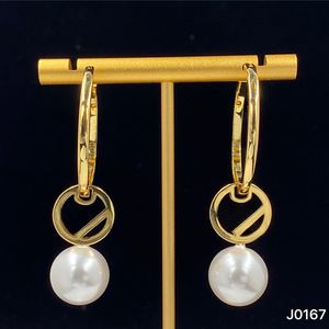 Pendientes redondos con letras Vintage para mujer, tachuelas con alfabeto de perlas para mujer, colgante largo de doble uso para mujer