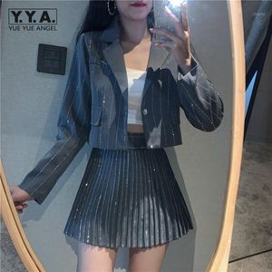 Estilo Preppy Vintage para mujer, chaqueta a rayas de manga larga, pantalones cortos plisados de cintura alta, falda, traje de dos piezas, diseño Kawaii, conjuntos de vestido para mujer